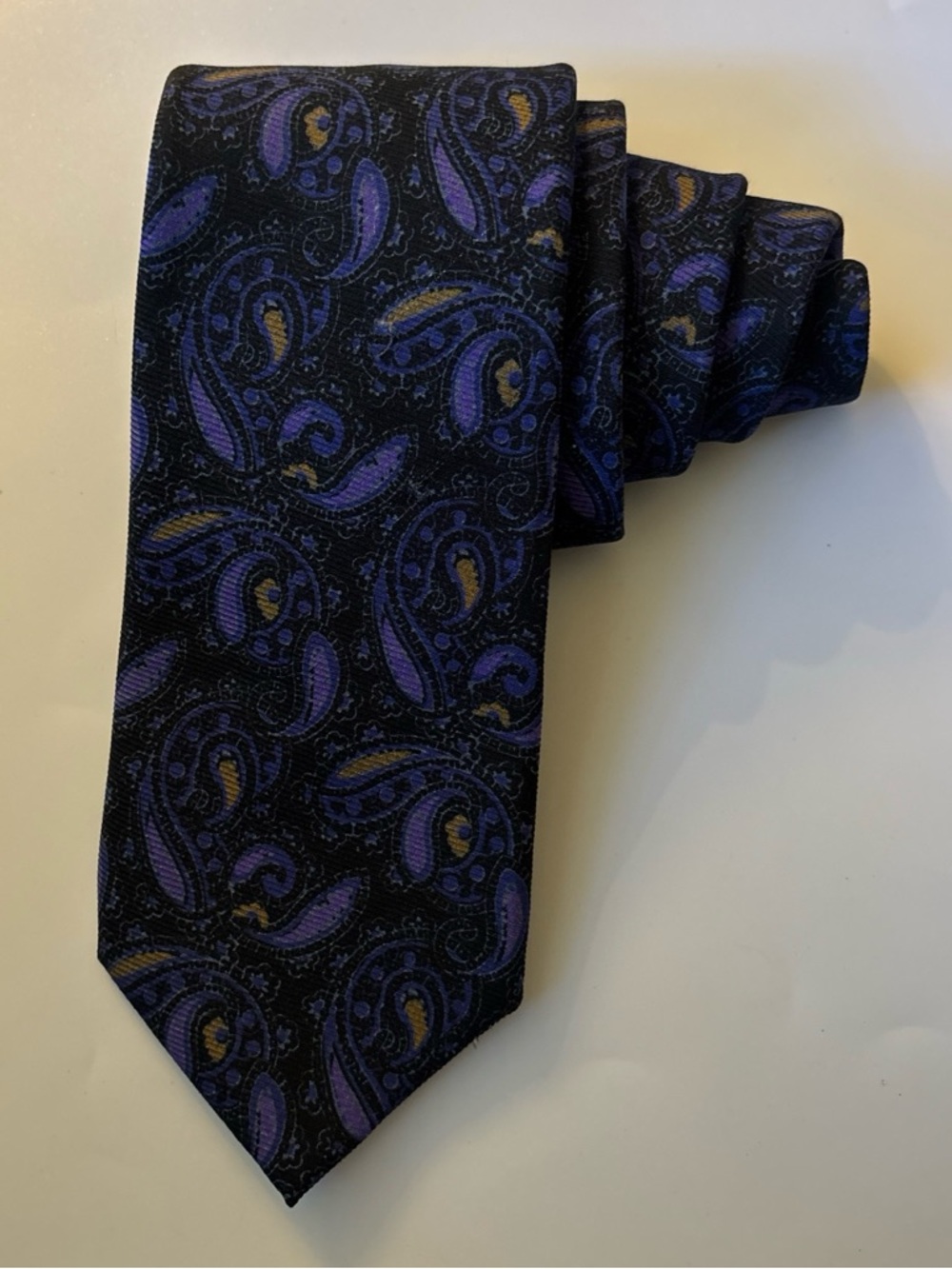 Néw No Tags Robert Jensen Elegant Purple Paisley Hand Sewn Finest Silk Tie